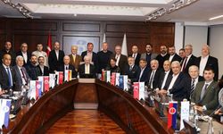 İZVAK’ta İzmir kulüplerinin kent ekonomisine katkısı konuşuldu