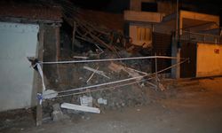 Balıkesir'de metruk bina çöktü