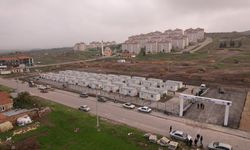 Sındırgı'da deprem sonrası yaralar sarılıyor