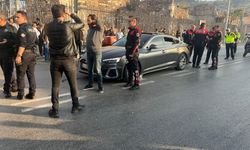 İzmir'de araca silahlı saldırı