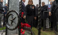 Fethi Sekin şehit düştüğü yerde karanfillerle anıldı