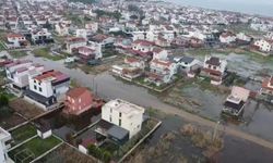 Dikili'de yağış durdu, sular kaldı