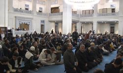 İzmir’de Ramazan ayının ilk teravih namazı kılındı