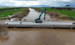 Büyük Menderes nehri, köprü seviyesine yükseldi