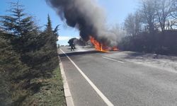 Uşak’ta yangın çıkan cip küle döndü