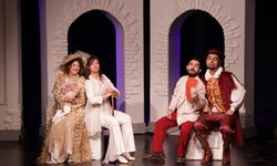 Merkezefendi Kent Tiyatrosu yeni oyunu ile sahnede