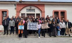 Salihli’de ilkokul mezunları 25 yıl sonra buluştu