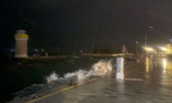 Marmaris’te şiddetli fırtına etkili oluyor