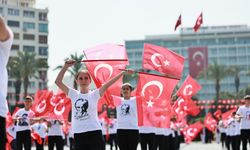 İzmir 23 Nisan'ı kutluyor