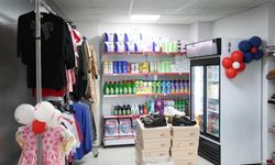 İzmir'in ilk 'İyilik Çarşısı' Bayraklı'da kapılarını açtı