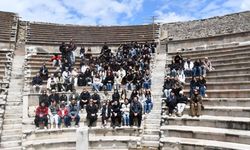 Üniversite öğrencilerine Bergama ve Ödemiş gezisi
