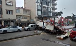 Fırtına çatıyı uçurdu, facianın eşiğinden dönüldü