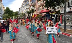 Soma'da Zeybek Festivali yoğun ilgi gördü