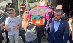 Özgür Özel, İzmir'de Gönülşen ailesinin cenazesine katıldı