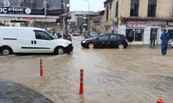 Salihli’yi sağanak vurdu, çok sayıda ev ve iş yeri su altında kaldı