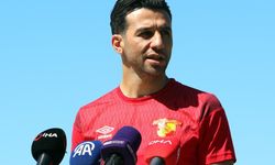 Göztepe'de İsmail Köybaşı futbolu bıraktı