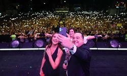 Manisa'da Zafer Bayramı coşkusu Hadise'nin şarkılarıyla zirve yaptı