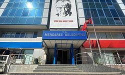Menderes Belediyesine operasyon: Başkan ve 13 kişi gözaltında