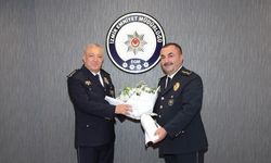 İzmir Emniyetinde devir teslim: Arıbaş görevine başladı