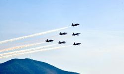 Türk Yıldızları'dan Fethiye semalarında nefes kesen prova