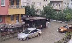 Fethiye’de sağanak yağış hayatı olumsuz etkiledi