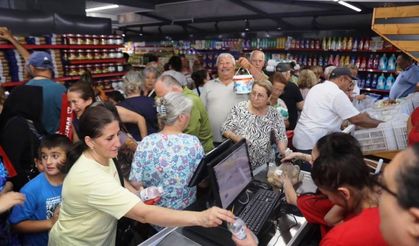 İzmir'de belediye market açtı ürünler kapanın elinde kaldı