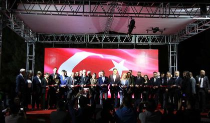 CHP Genel Başkanı Özel, Uşak'ta Ferdi Zeyrek Amfi Salonu açılışına katıldı