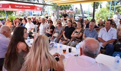 Çeşme'de 300 hak sahibi vatandaş tapularına kavuştu