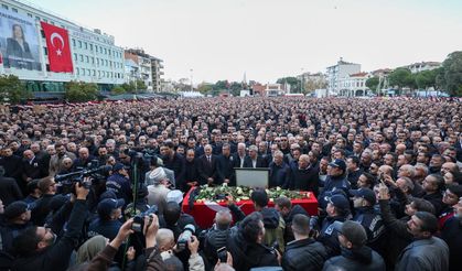 Manisa, ilk kadın başkanına ağladı