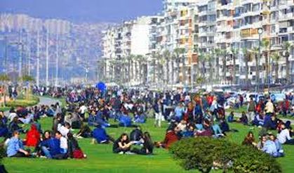 İzmir'de nüfus 4 milyon 504 bin 185 oldu