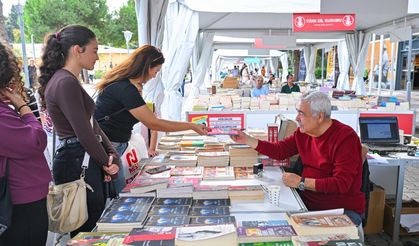 İZKİTAP – 7. İzmir Kitap Fuarı 17–26 Nisan'da Kültürpark'ta