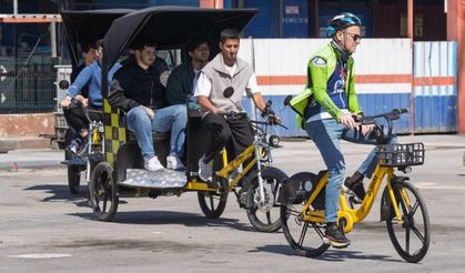 İzmir'de Konak-Alsancak arasına Bisicab'lar geldi