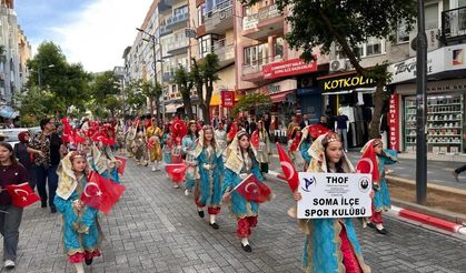 Soma'da Zeybek Festivali yoğun ilgi gördü