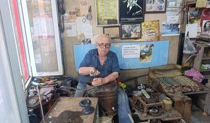 Manisa'da bu çekicin sesi 61 yıldır susmuyor