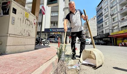 İzmir'de temizlik işçisi sesiyle sosyal medyayı sallıyor!