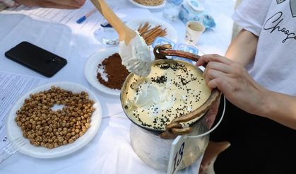 Odun ateşinden sofraya: Taş gibi kıvamıyla Tavas yoğurdu
