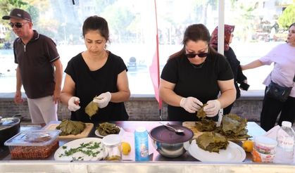 Manisa Gastronomi Çarşısı'nda 'En Güzel Sarma' yarışması