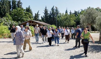 İzmir'de emeklilere ücretsiz kent gezileri
