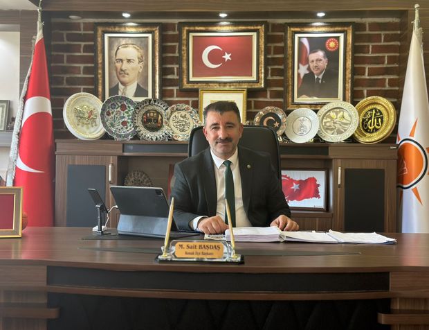 AK Partili Başdaş'tan Konak'ta borç pankartı çağrısı