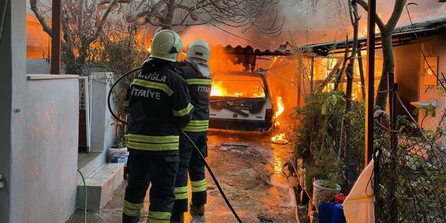 Muğla'da araç yangını korkuttu