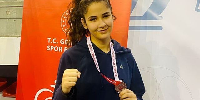 Salihlili Nisrem Uçar, kick boksta Türkiye ikincisi oldu