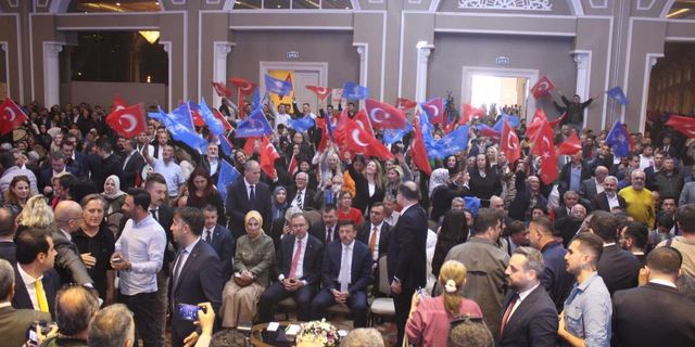 AK Parti İzmir, adaylarını tanıttı