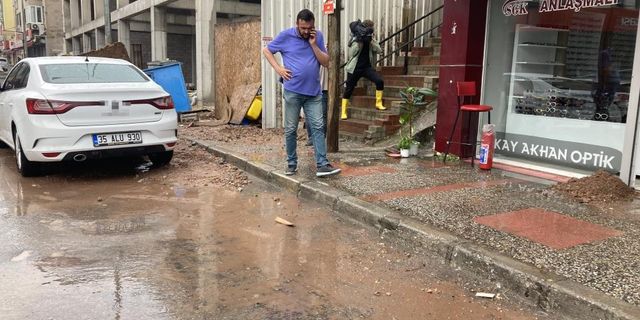  Yağmur İzmir Çiğli’yi vurdu