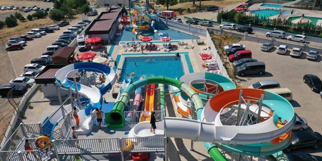 Uşak'ta bölgenin en büyük aquaparkı açıldı