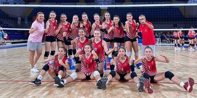 Aydın’ın kızları Türkiye ikincisi oldu