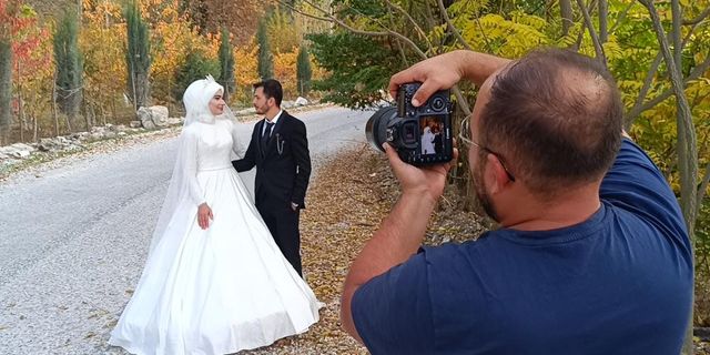 Manisa'da düğün fotoğrafları için Spil'i tercih ediyor