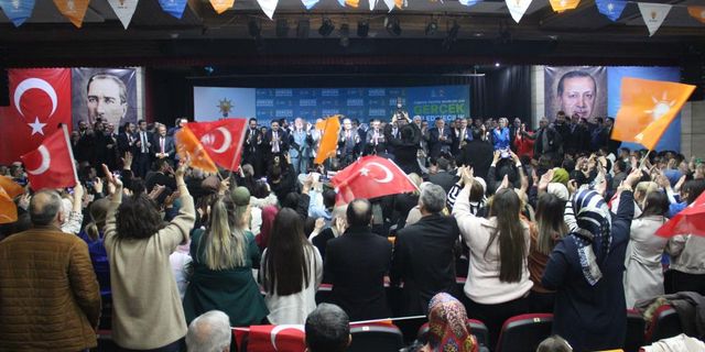 Manisa'da Cumhur İttifakı'nın belediye başkan adayları tanıtıldı