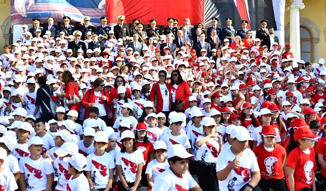 İzmir’de Cumhuriyet Bayramı törenleri başladı