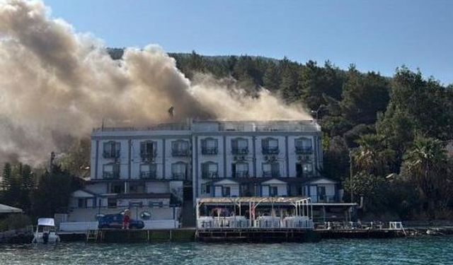 Bodrum'da otelde yangın paniği: 2 kişi yangında mahsur kaldı