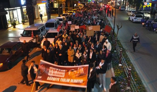 İzmir Kemalpaşa'da binler İmamoğlu yürüdü